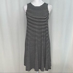 Old Navy Women’s Stripe Sleeveless Dress Size XS‎